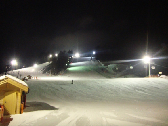Blick auf das Skigebiet Haunold bei Nacht - Nachtskifahren am Haunold